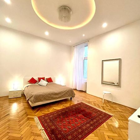 Amazing Swedish 3 Rooms Apartment In The City Center Budapest Exterior foto
