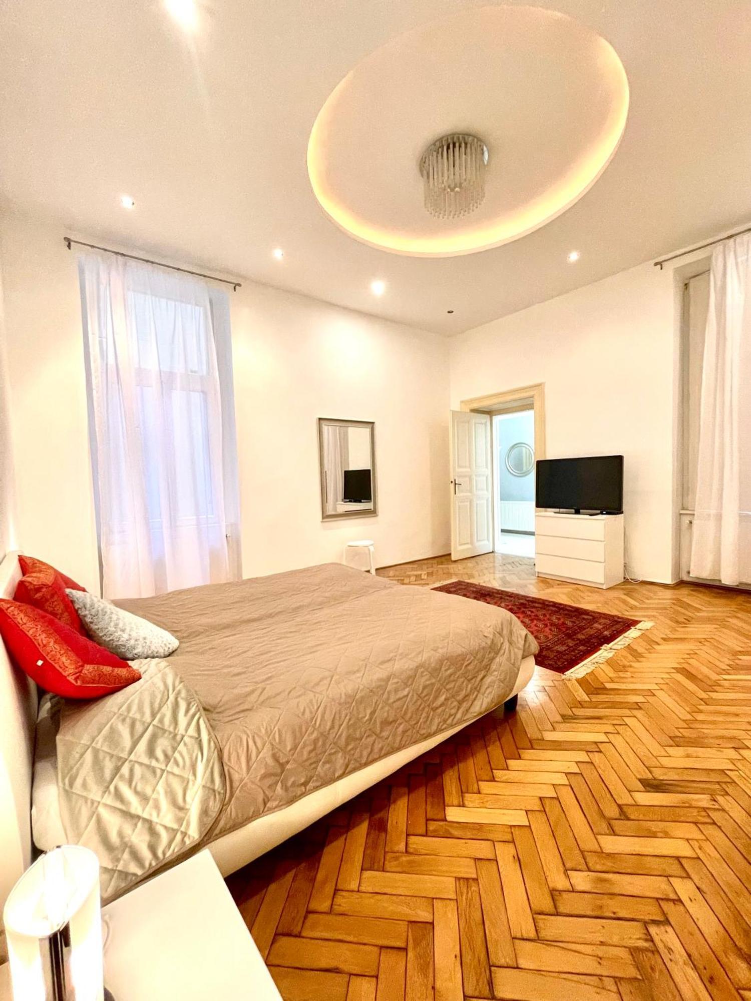 Amazing Swedish 3 Rooms Apartment In The City Center Budapest Exterior foto